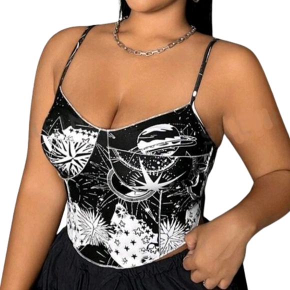 FESTI VIBES ☆ BLACK &WHITE ☆ SOLAR SYSTEM PRINT ☆ CAMI ☆ 20w ☆ NWT - Picture 4 of 7
